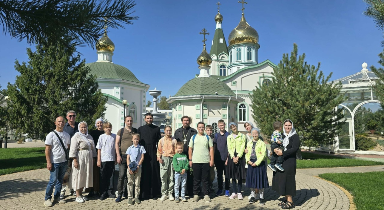 Гости из Краснодара посетили духовно-просветительский центр храма Святой Троицы